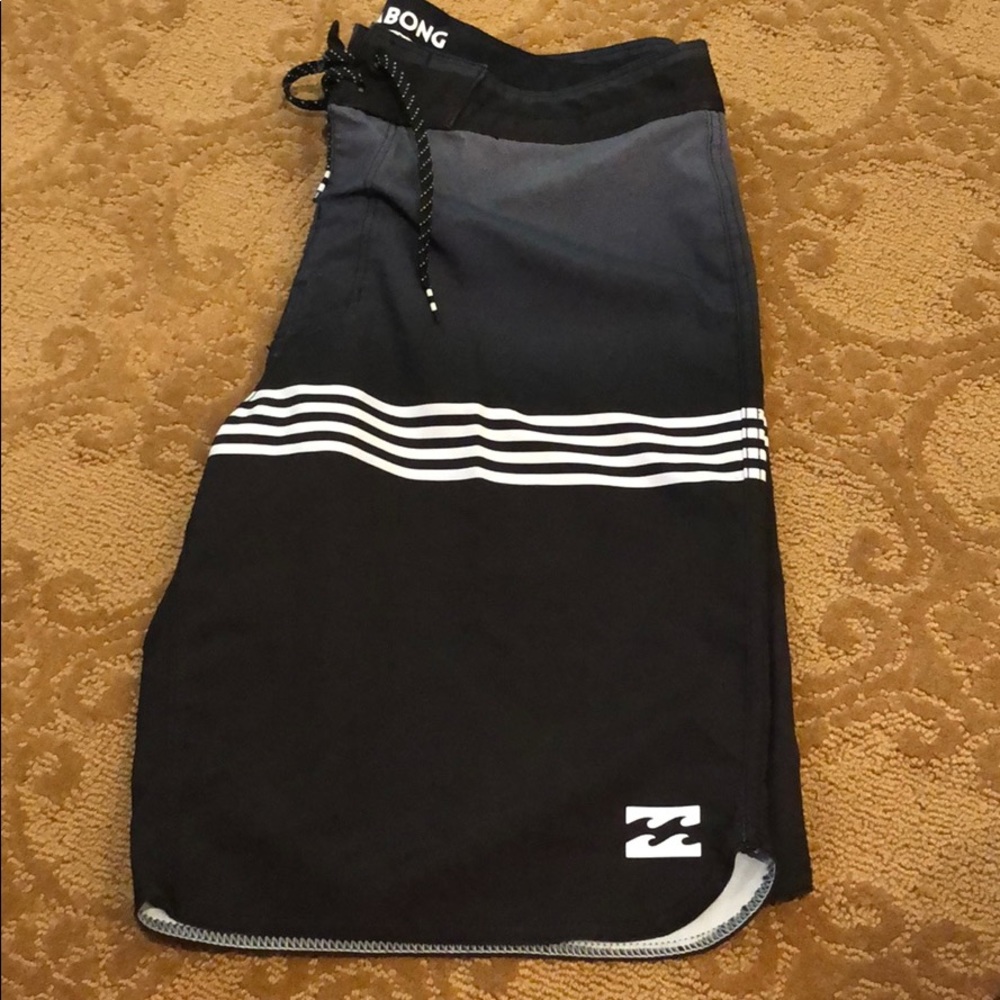 Men’s Billabong board short